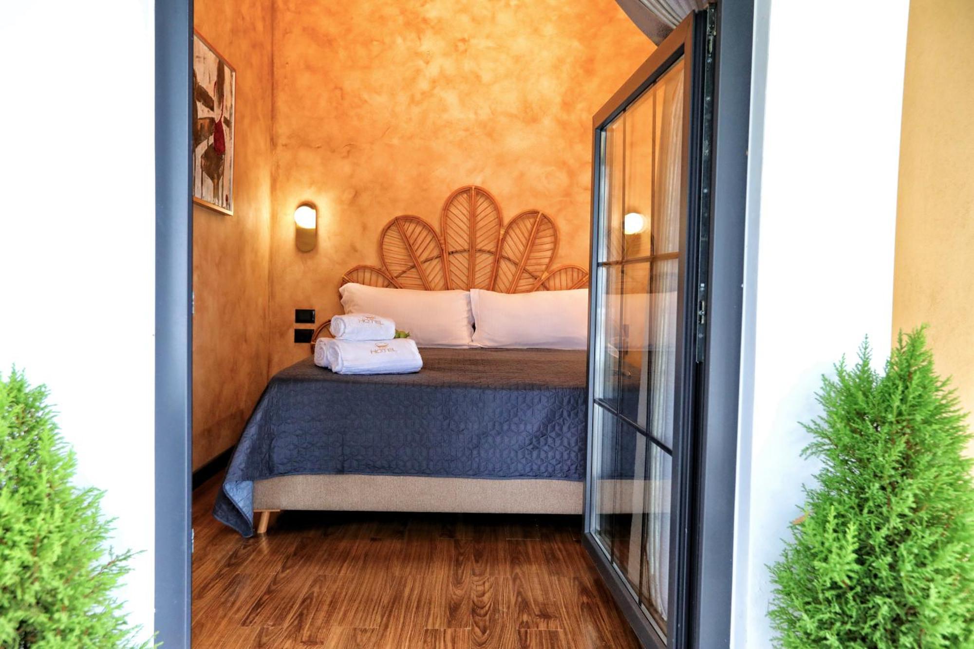 Hotel Labiatan Zogaj  ภายนอก รูปภาพ