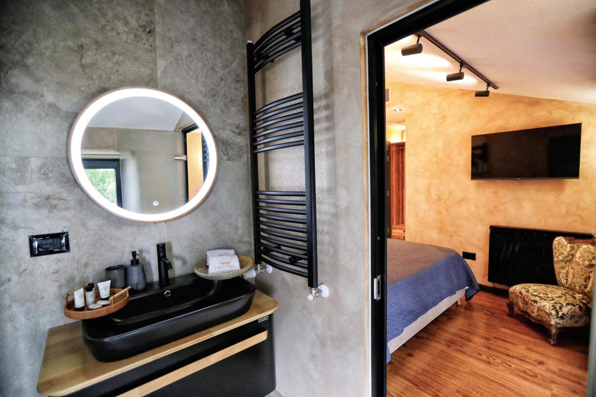 Hotel Labiatan Zogaj  ภายนอก รูปภาพ