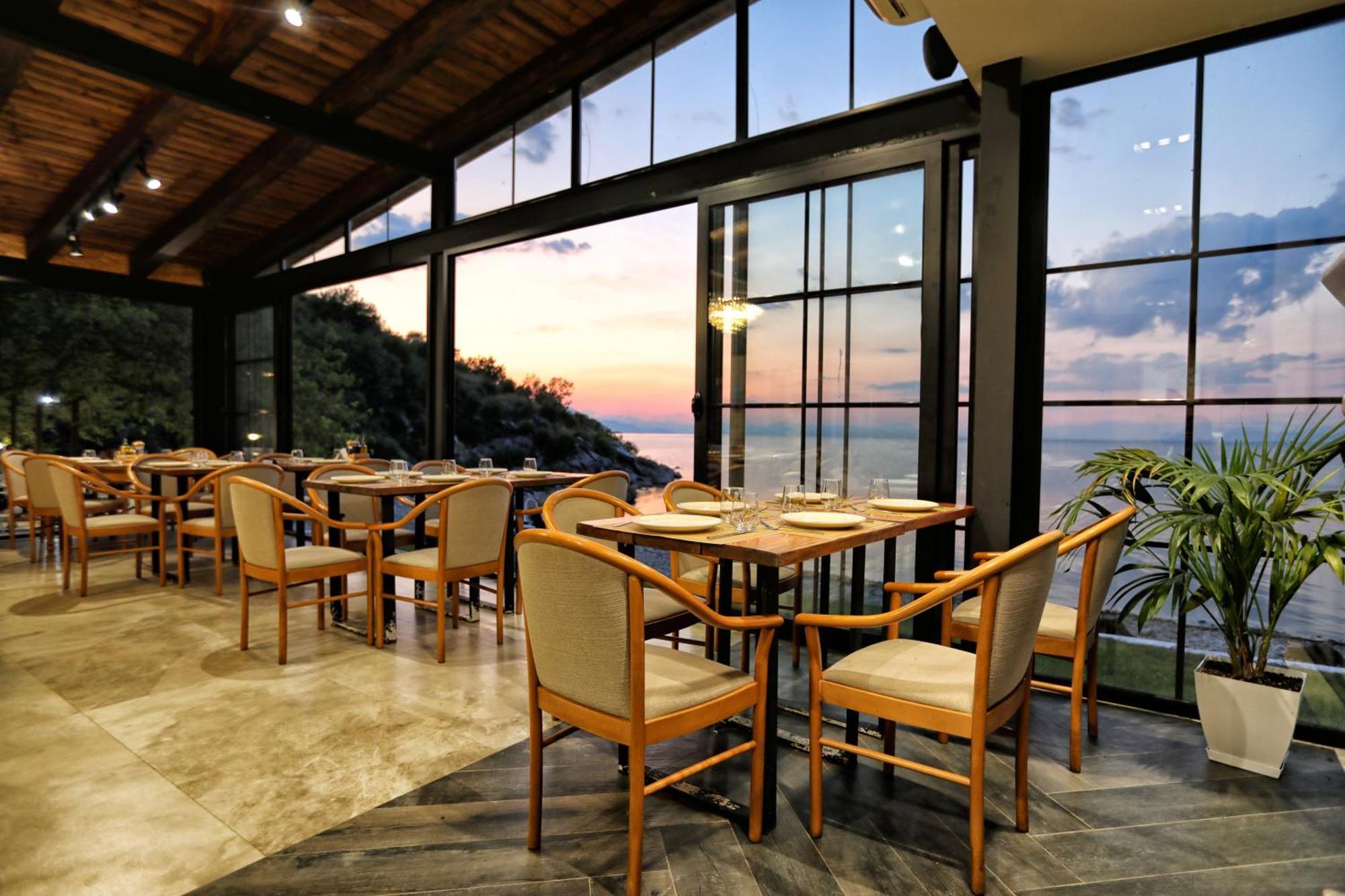 Hotel Labiatan Zogaj  ภายนอก รูปภาพ