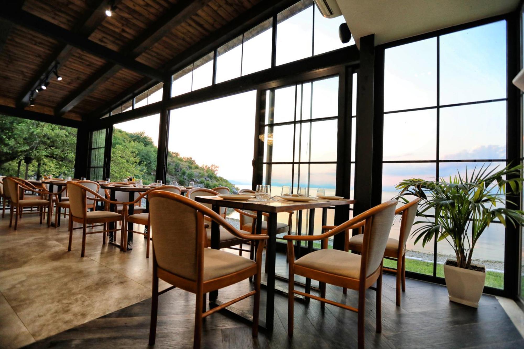 Hotel Labiatan Zogaj  ภายนอก รูปภาพ