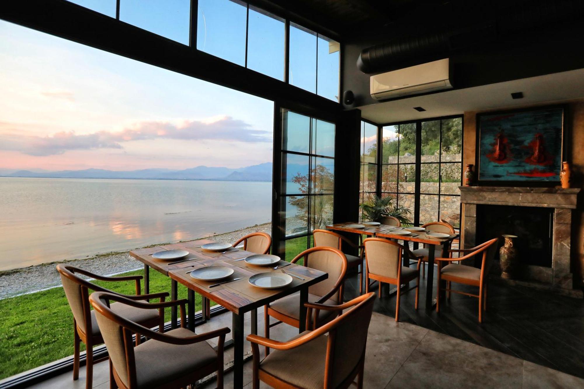 Hotel Labiatan Zogaj  ภายนอก รูปภาพ