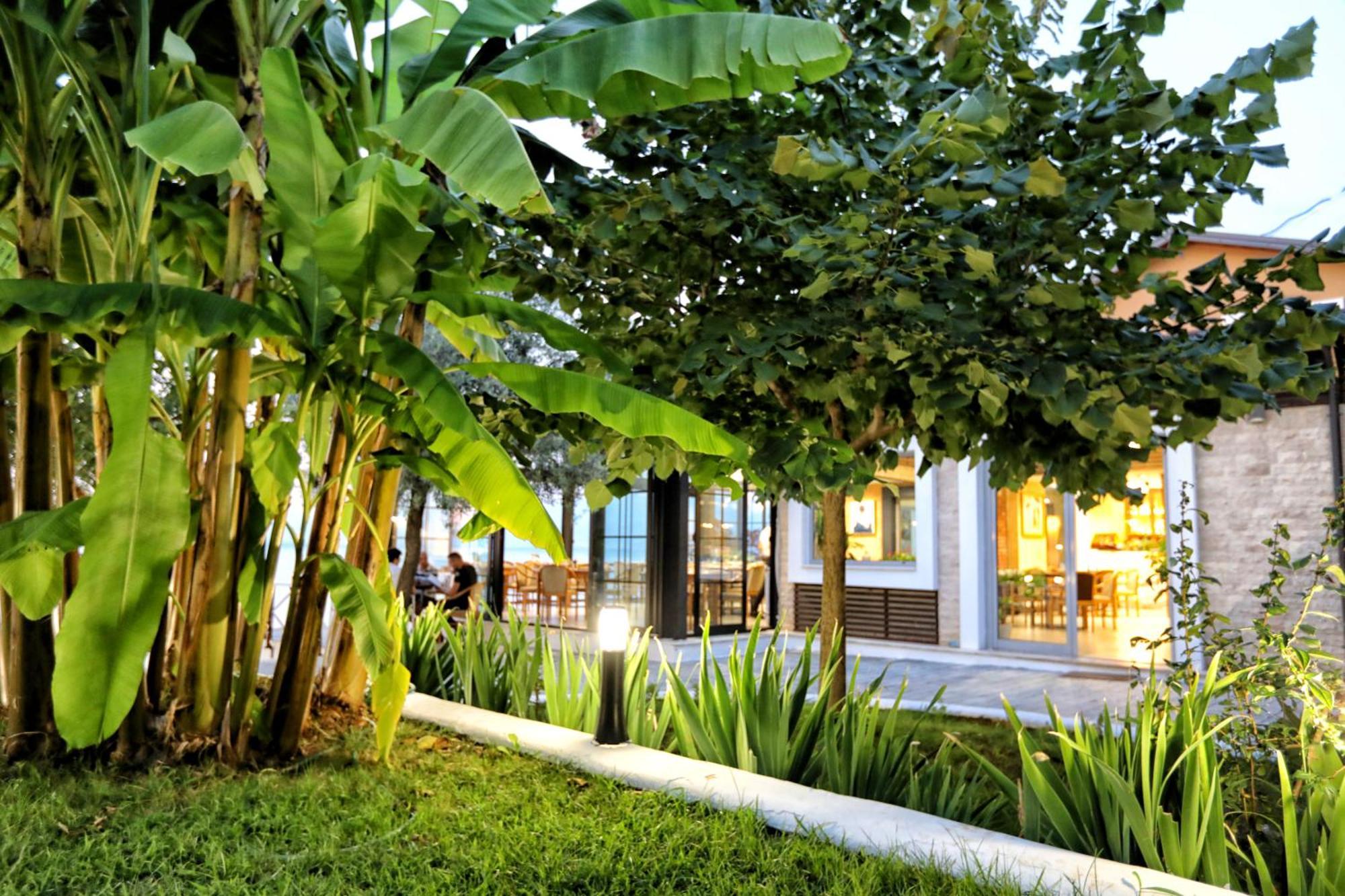 Hotel Labiatan Zogaj  ภายนอก รูปภาพ