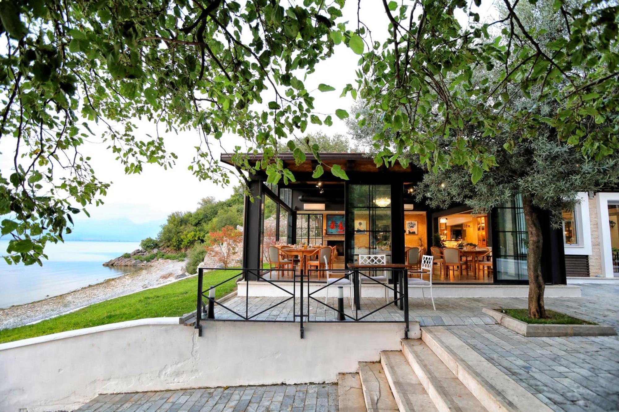 Hotel Labiatan Zogaj  ภายนอก รูปภาพ