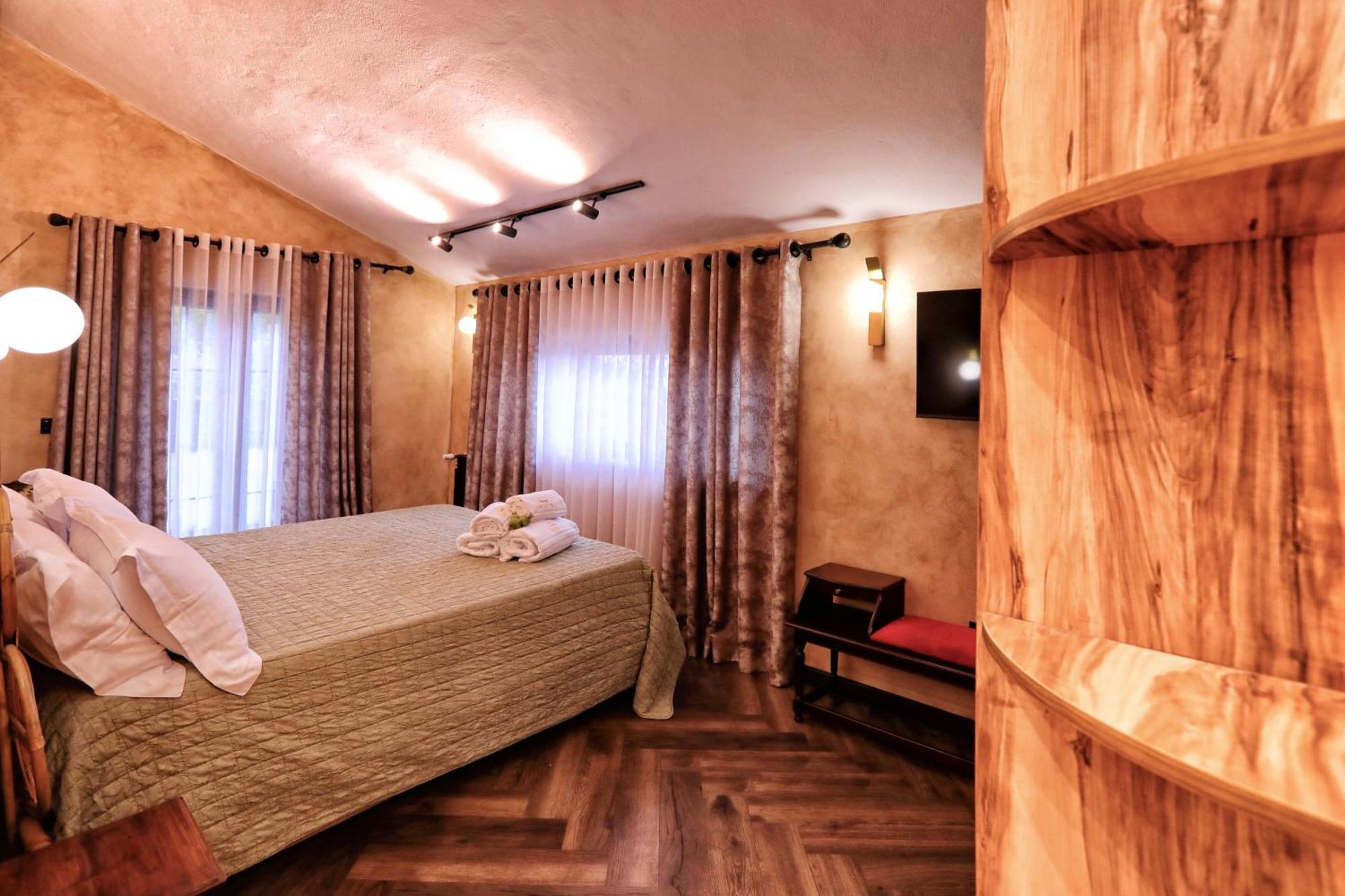 Hotel Labiatan Zogaj  ภายนอก รูปภาพ